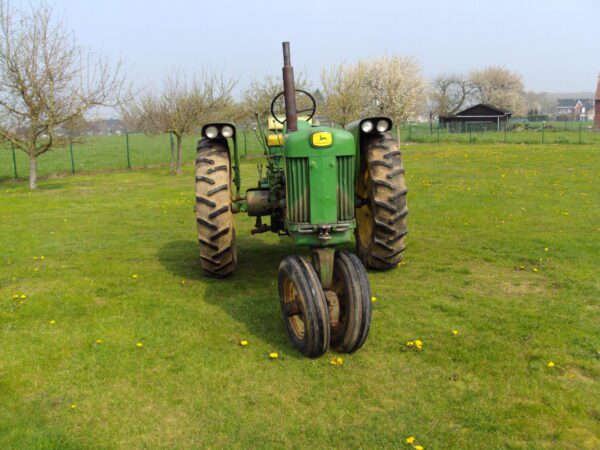 John Deere 530