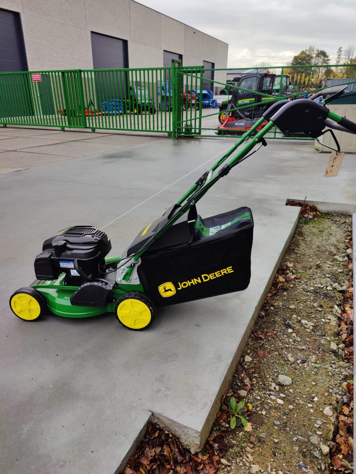 John Deere R43S tondeuse à conducteur marchant Van Sinay