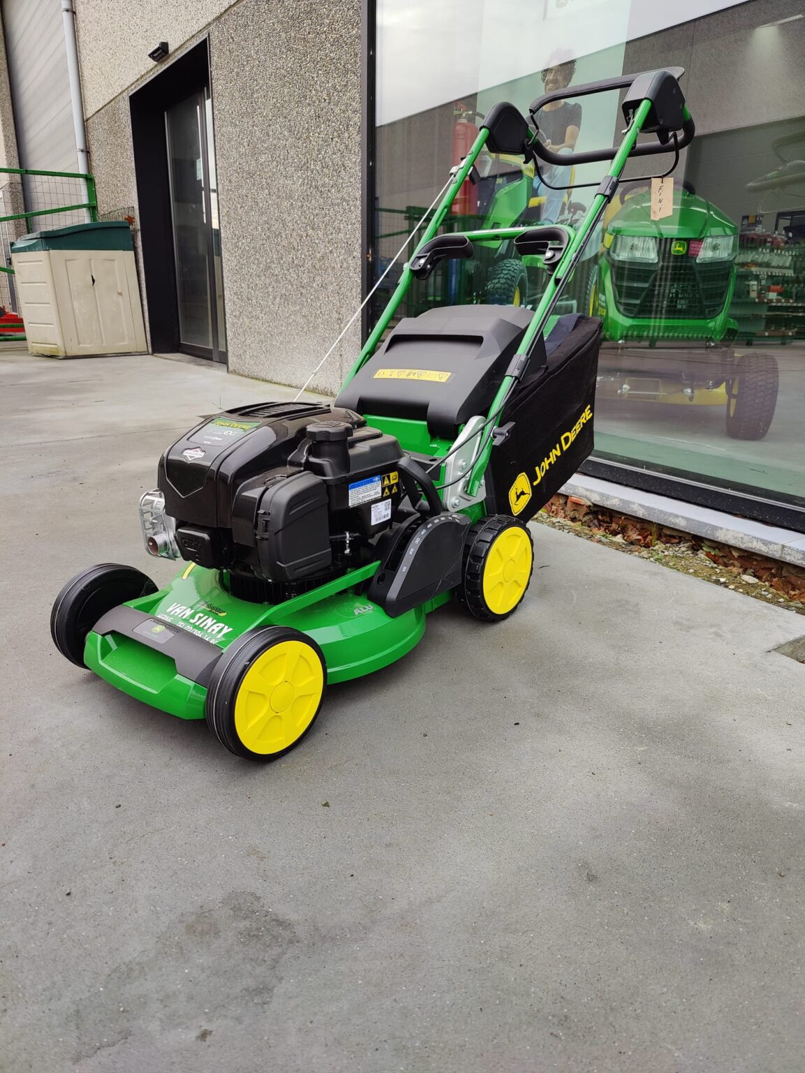 John Deere R43S tondeuse à conducteur marchant Van Sinay