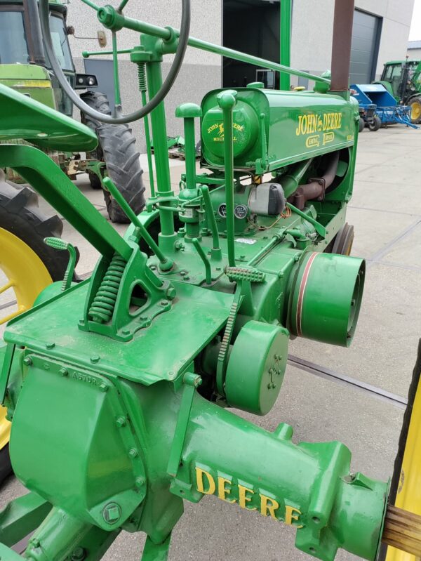 JOHN DEERE A, non styled,