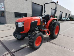Kubota L1-552: nieuw, 55pk, hydrostaat met 3 groepen schakeling, hefvermogen lift 1.750kg, 2 x D.W. olieventielen, ind. banden 400/80R24