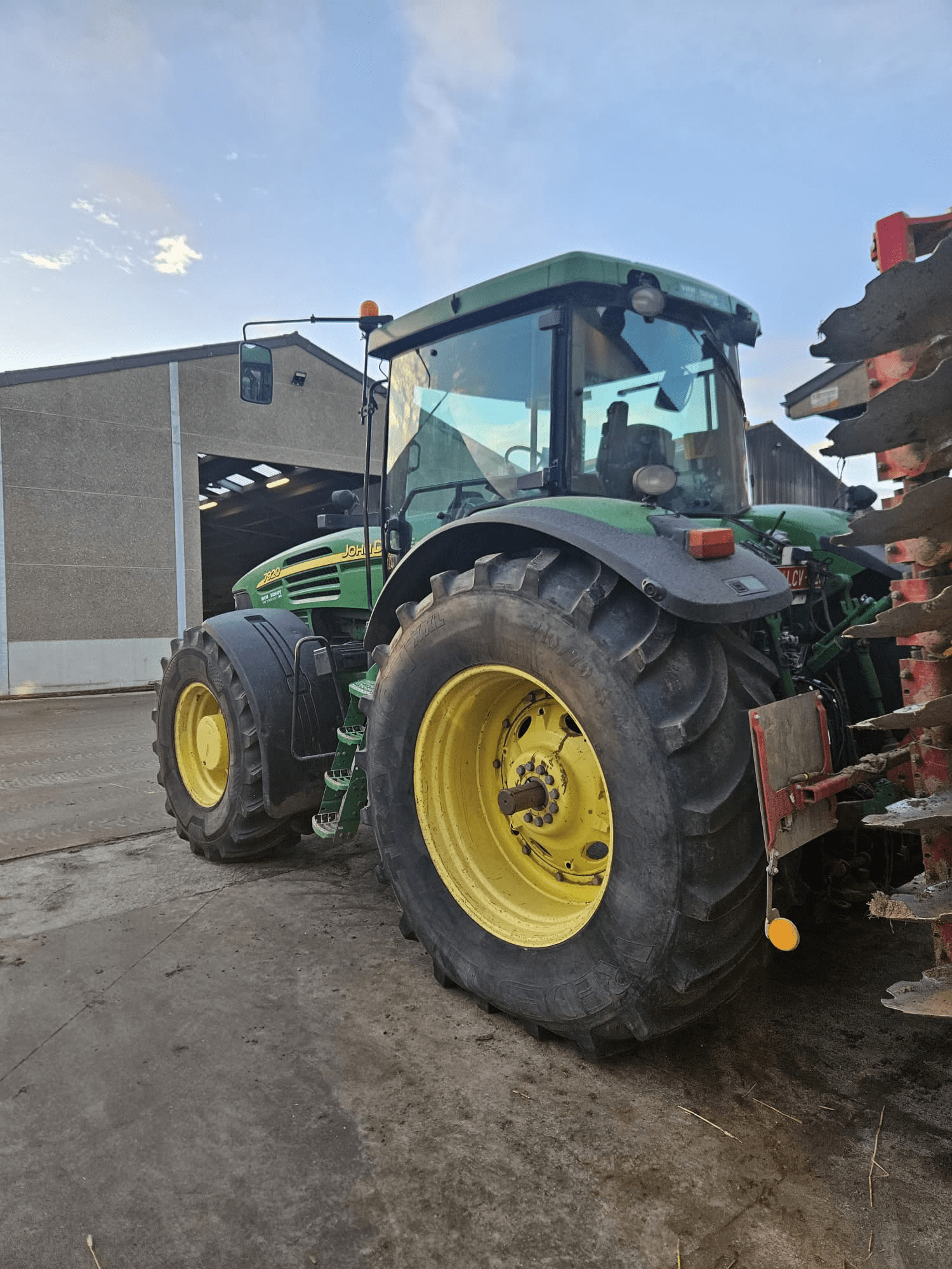 JOHN DEERE 7920 – Image 4